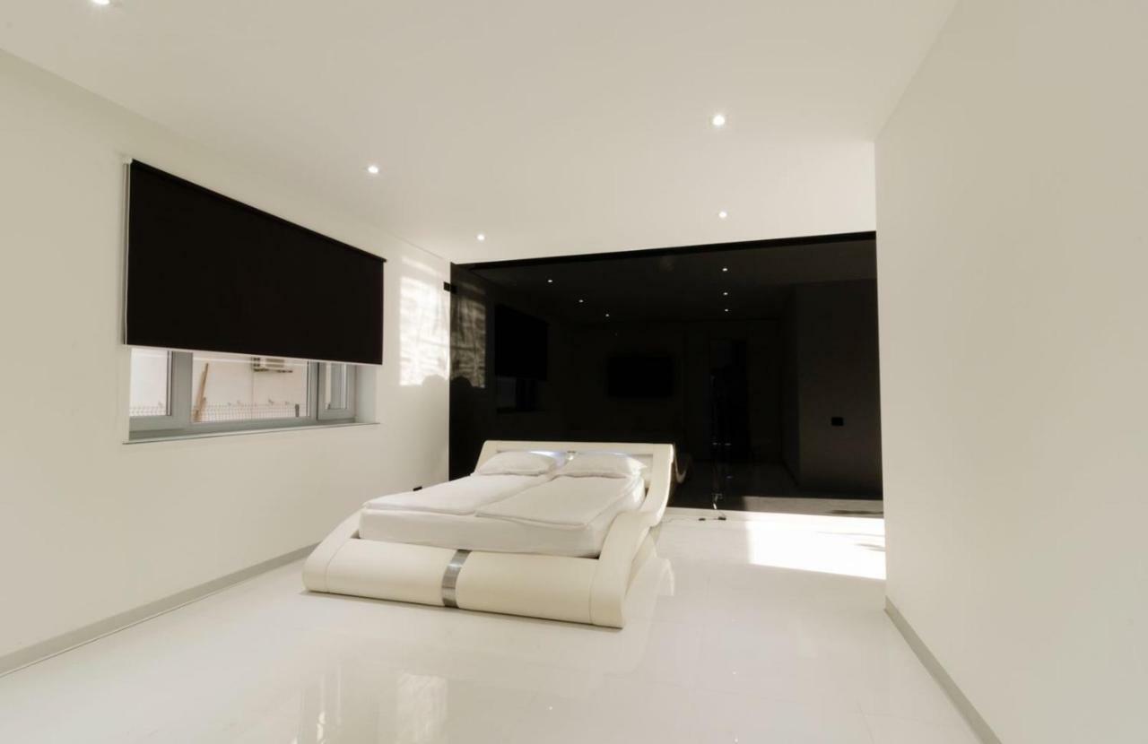 Ezra Luxury Apartments Navodari Exterior photo