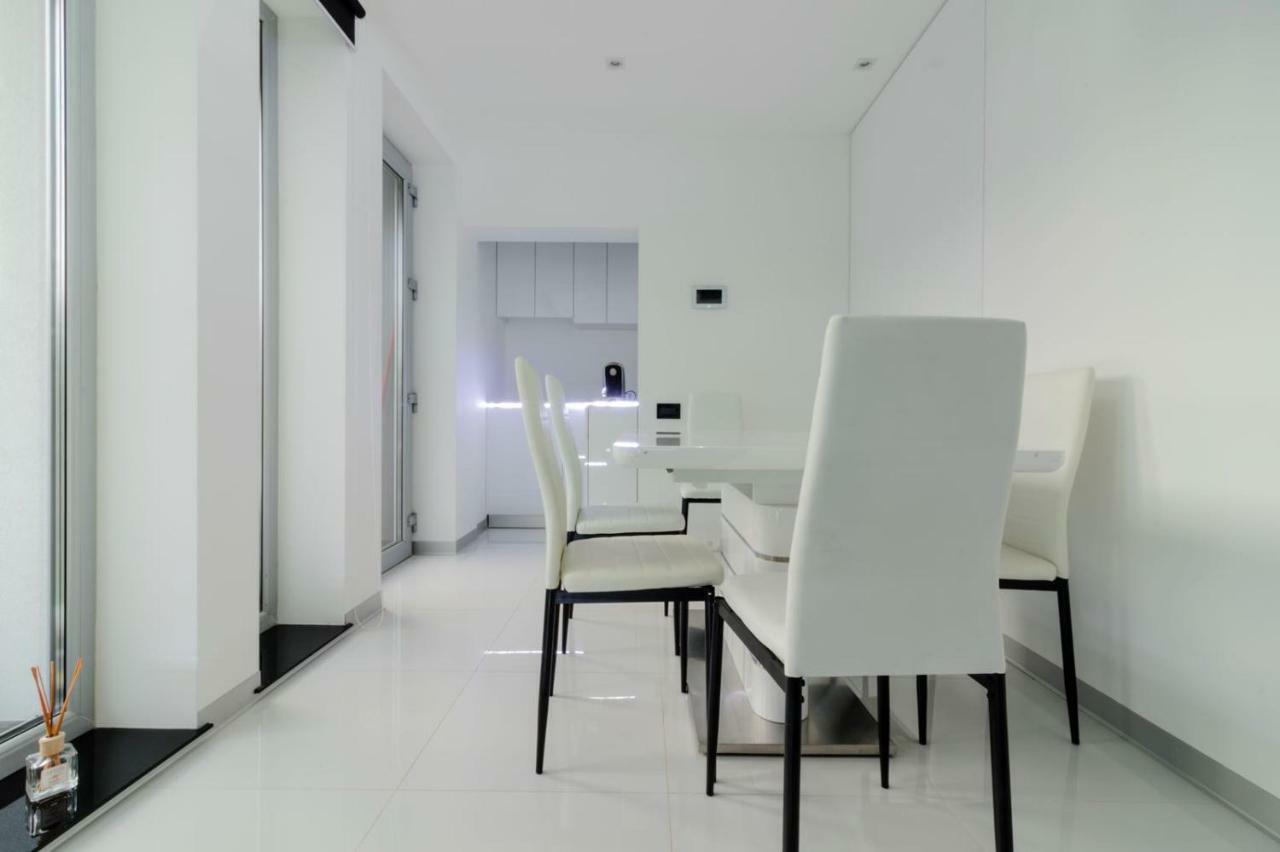 Ezra Luxury Apartments Navodari Exterior photo