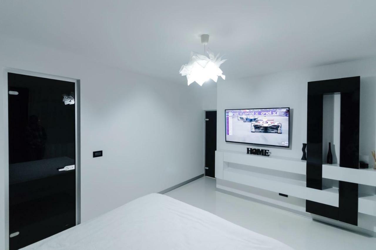 Ezra Luxury Apartments Navodari Exterior photo